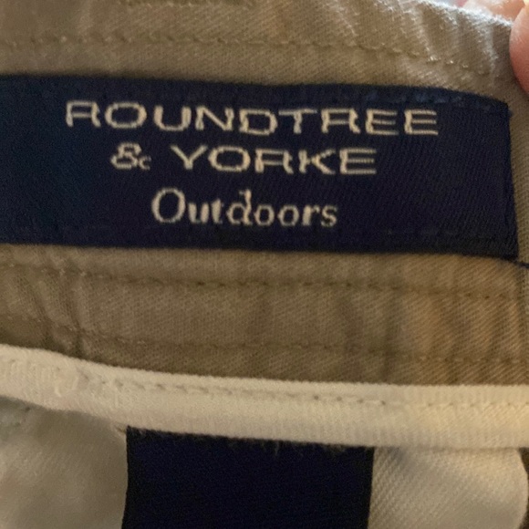 Roundtree & Yorke Men’s Cargo pants size 34/32. Excellent condition - Picture 2 of 6